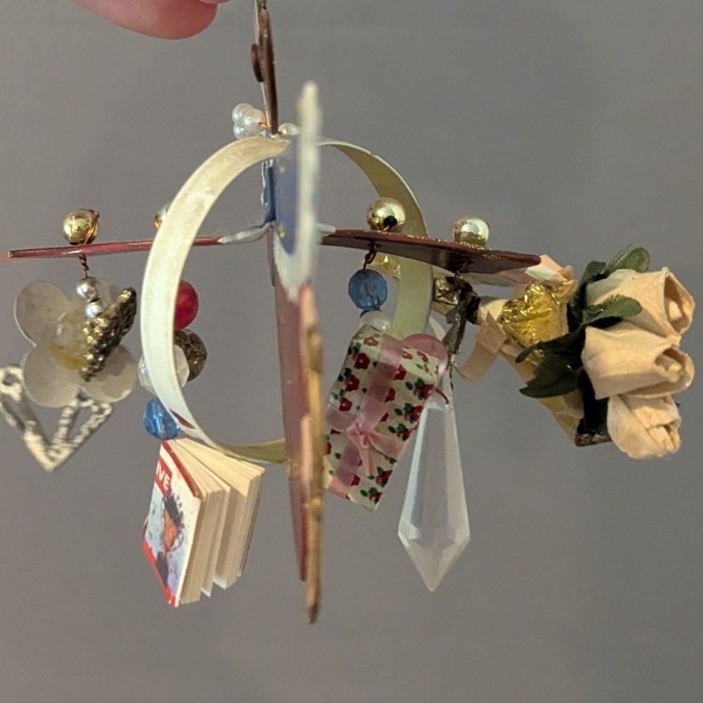 VTG Silvestri Karen Rossi Fanciful Flights Queen for a Day Metal Whimsical Royal - Picture 4 of 6